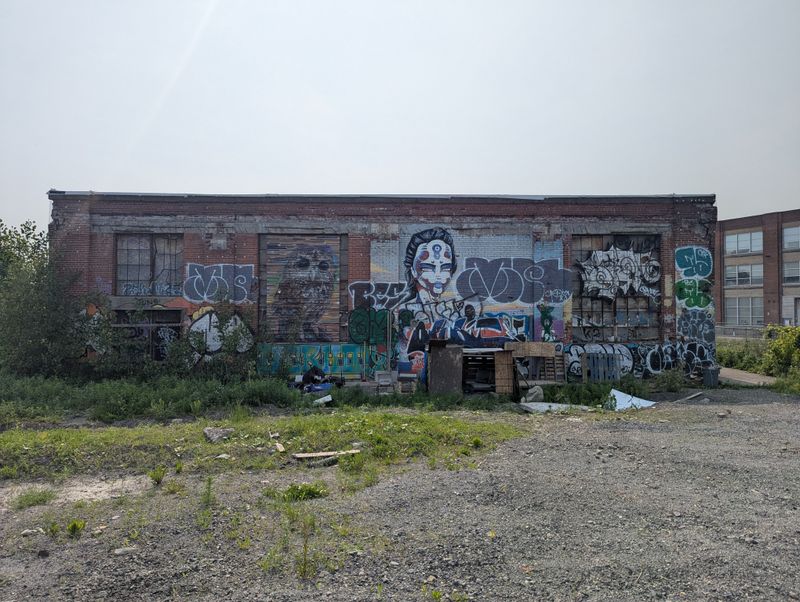 graffiti in point Saint Charles